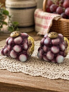 Vintage Grape Salt Pepper Shakers Purple Ceramic Japan E-228 Farmhouse Decor